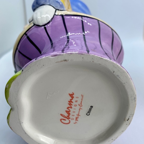 Charms Designs by McGovnery Masked Women Vase EUC - Picture 6 of 6